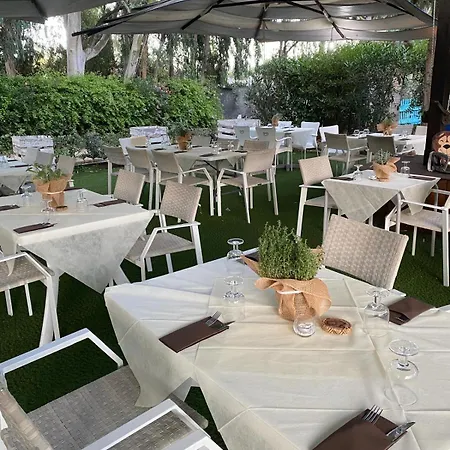 אתר קמפינג Village Flumendosa