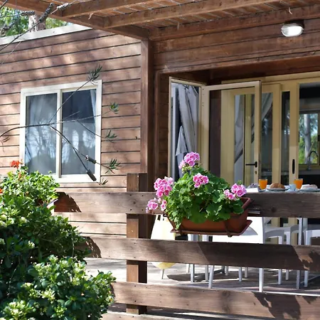 אתר קמפינג Village Flumendosa 3*