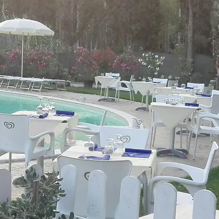 אתר קמפינג Village Flumendosa 3*